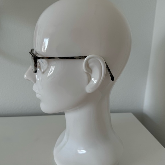 EYEGLASSES - Picture 4 of 9